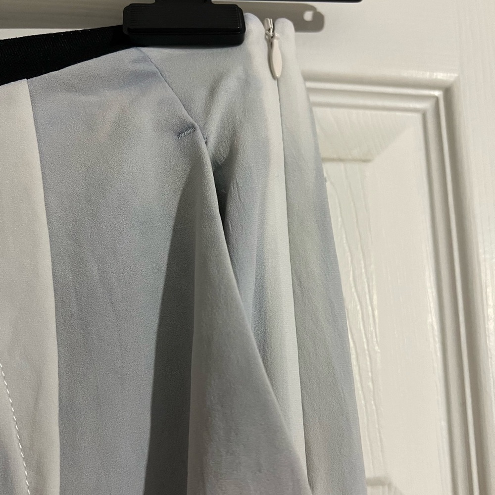 O’2nd light grayish pants - Picture 2 of 6